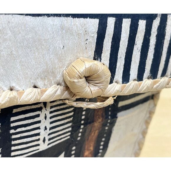 Traditional Handcrafted Black & Beige Bark Envelope Bag With Geometric Design - Picture 7 of 9